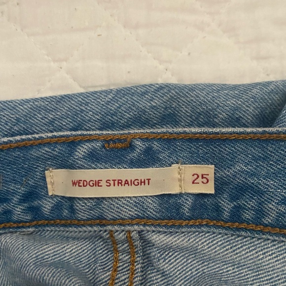 501 Levi’s wedgie fit ripped cropped jeans - Picture 4 of 5